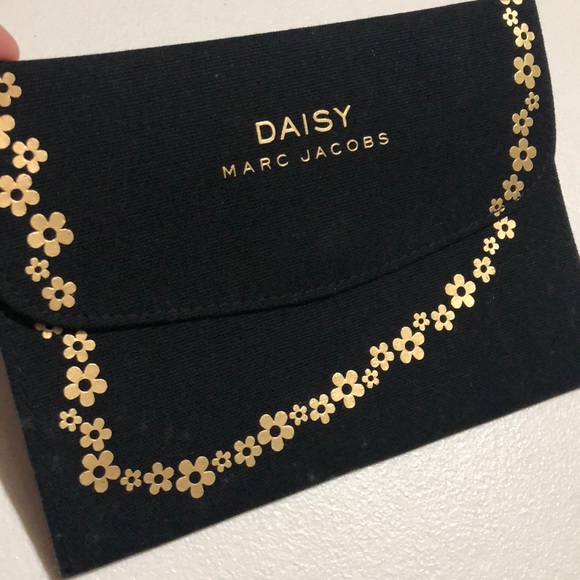 🆕 Marc Jacobs DAISY Clutch - Picture 2 of 8